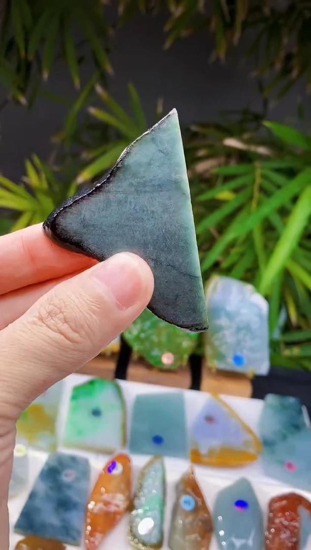 定制翡翠未镶嵌翡翠