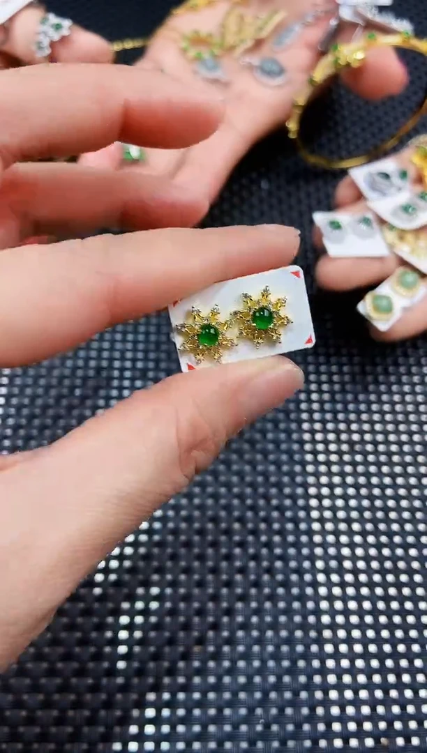 【闪购商品】翡翠耳饰未镶嵌111111111