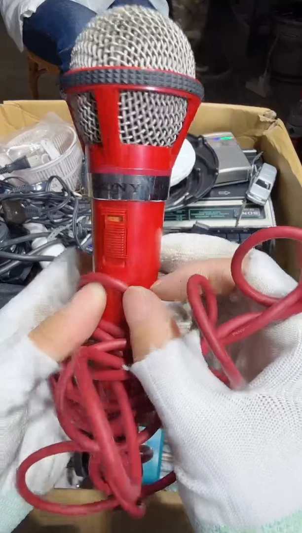 8新中****醒  955 中古商品，瑕疵品，不保好坏。