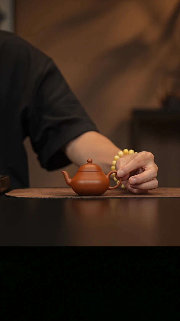 允禾斋  紫砂壶  梨式 朱泥