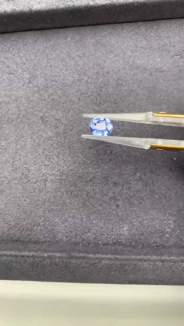 裸石蓝宝石2ct 矢车菊  GH  定制