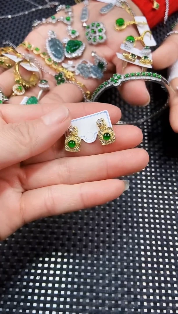 【闪购商品】翡翠耳饰未镶嵌111111111
