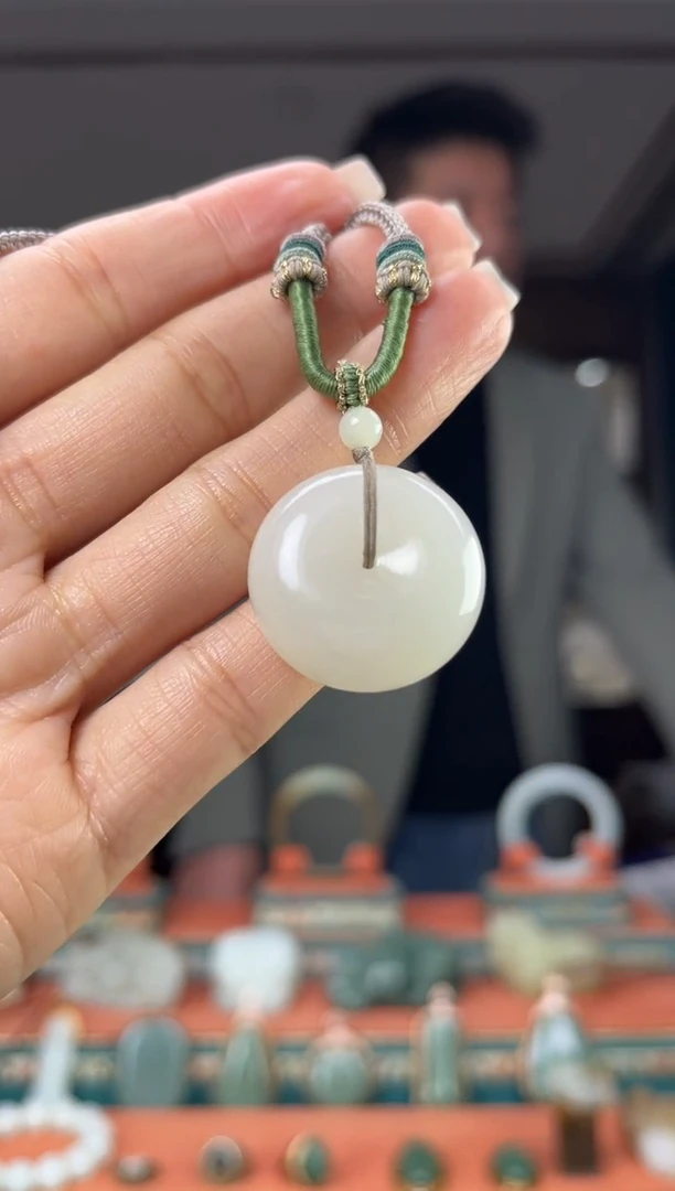 颈饰未镶嵌和田玉佩佩30mm左右