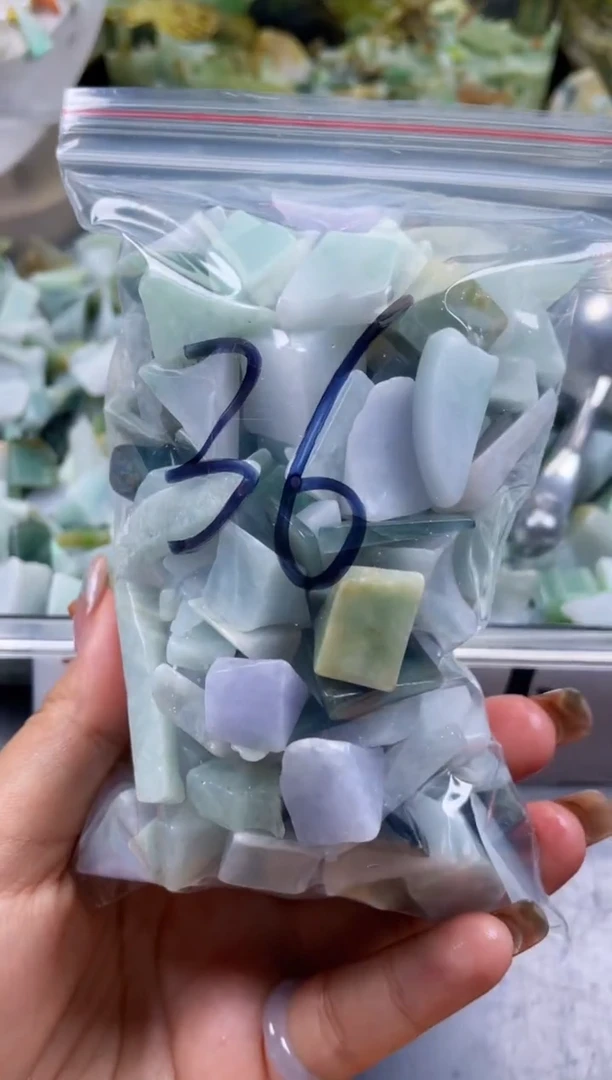 配石翡翠天然翡翠小号500克36
