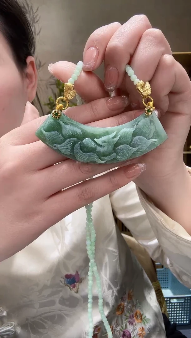 【闪购商品】翡翠颈饰未镶嵌吊坠