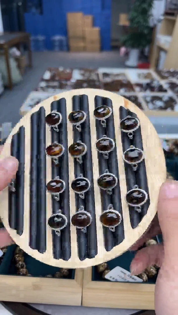 裸石琥珀未镶嵌抚顺琥珀戒指多样性发其一