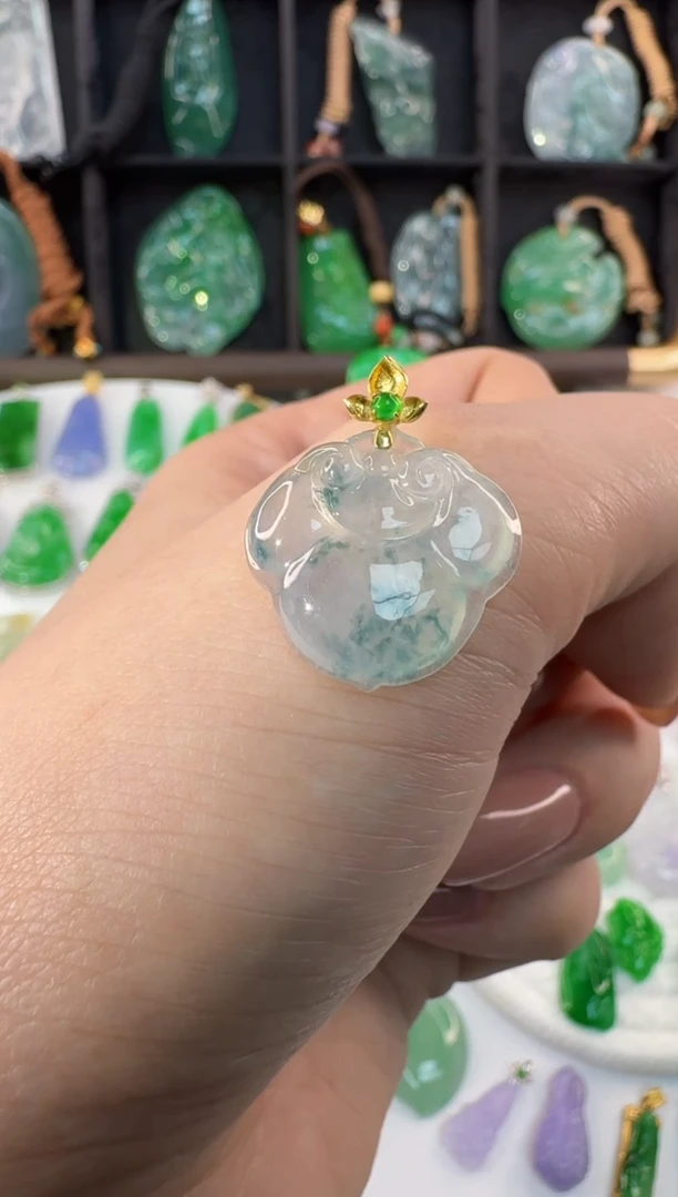 颈饰18K金镶嵌翡翠缅甸A货翡翠