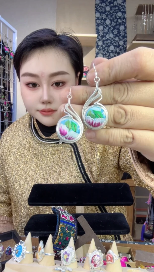 【闪购商品】刺绣纯手工苗绣非遗耳环