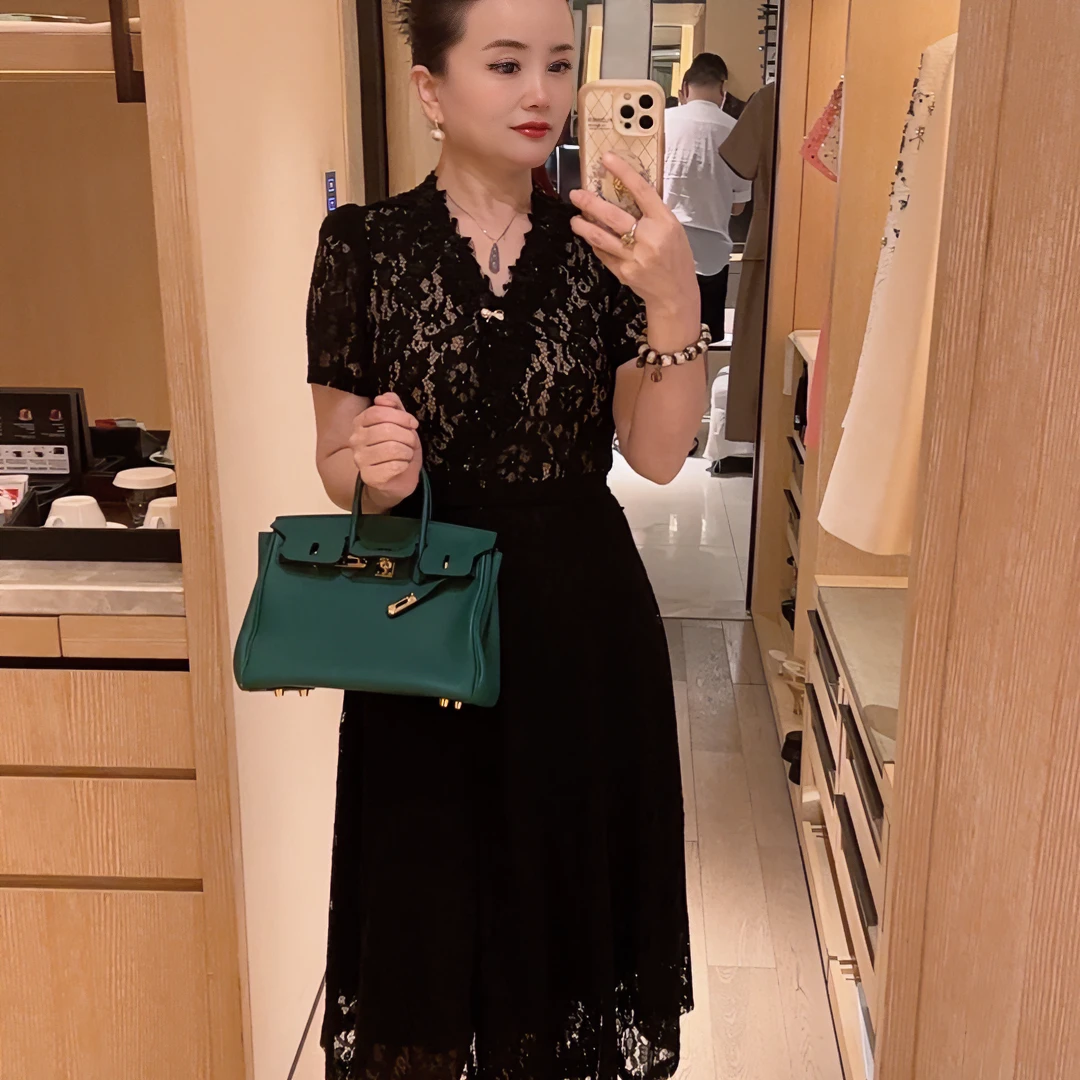 唯伊公馆夏季新款大气收腰显瘦一片式蕾丝连衣裙女人味街头98460