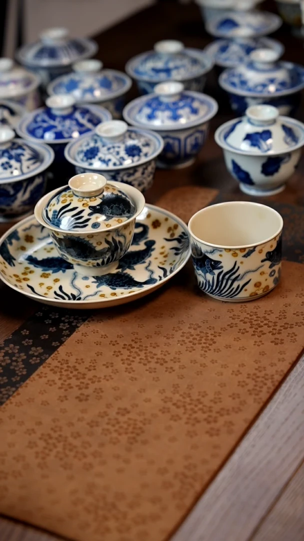 釉里金鱼藻盖碗3件套1111