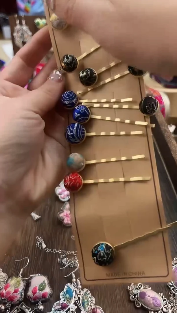 【闪购商品】织绣民族风老绣饰品228