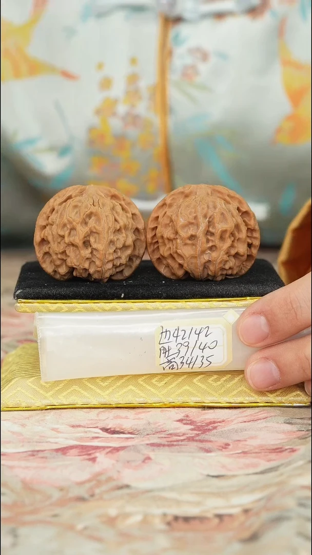 【闪购商品】文玩核桃把件苹果园