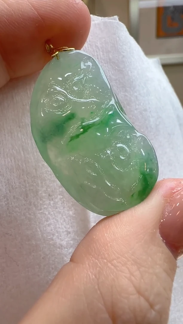【闪购商品】翡翠吊坠(不含链)18K金镶嵌多样性发货拍一发一