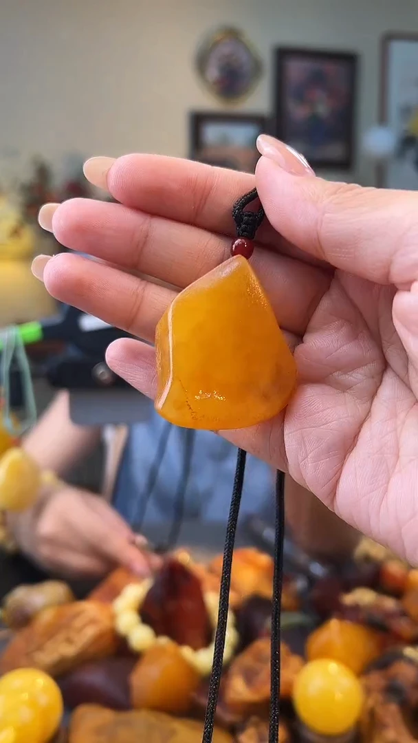琥珀颈饰未镶嵌吊坠