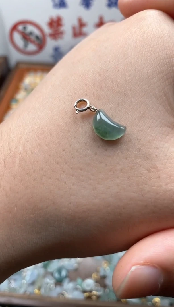 【闪购商品】翡翠颈饰未镶嵌哥哥哥哥