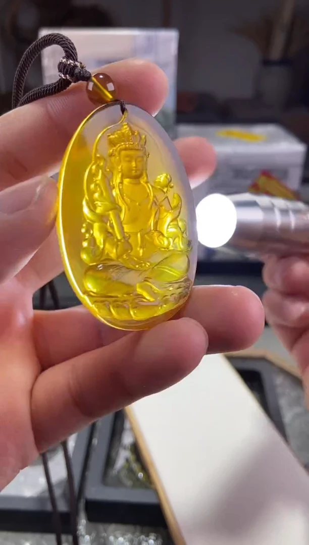 琥珀颈饰未镶嵌虚空藏