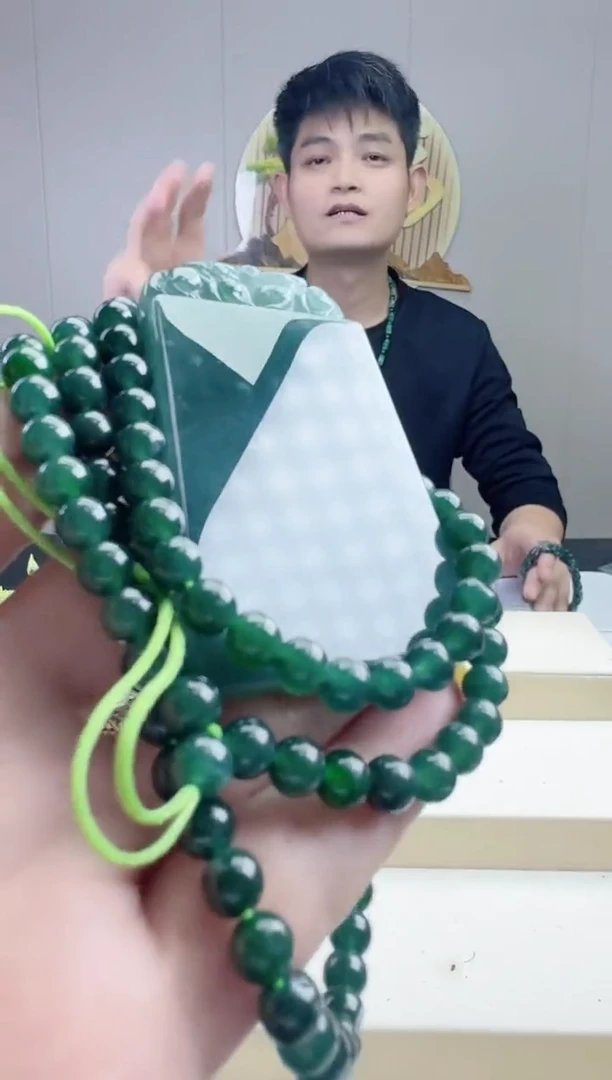 颈饰未镶嵌翡翠天然A货翡翠  多样性随机发其一