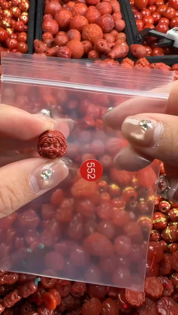 南红玛瑙未镶嵌颈饰2