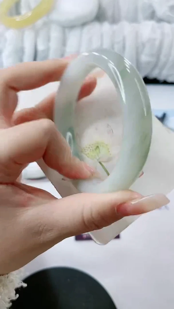 【闪购商品】石英质玉手镯未镶嵌多样性发货E413