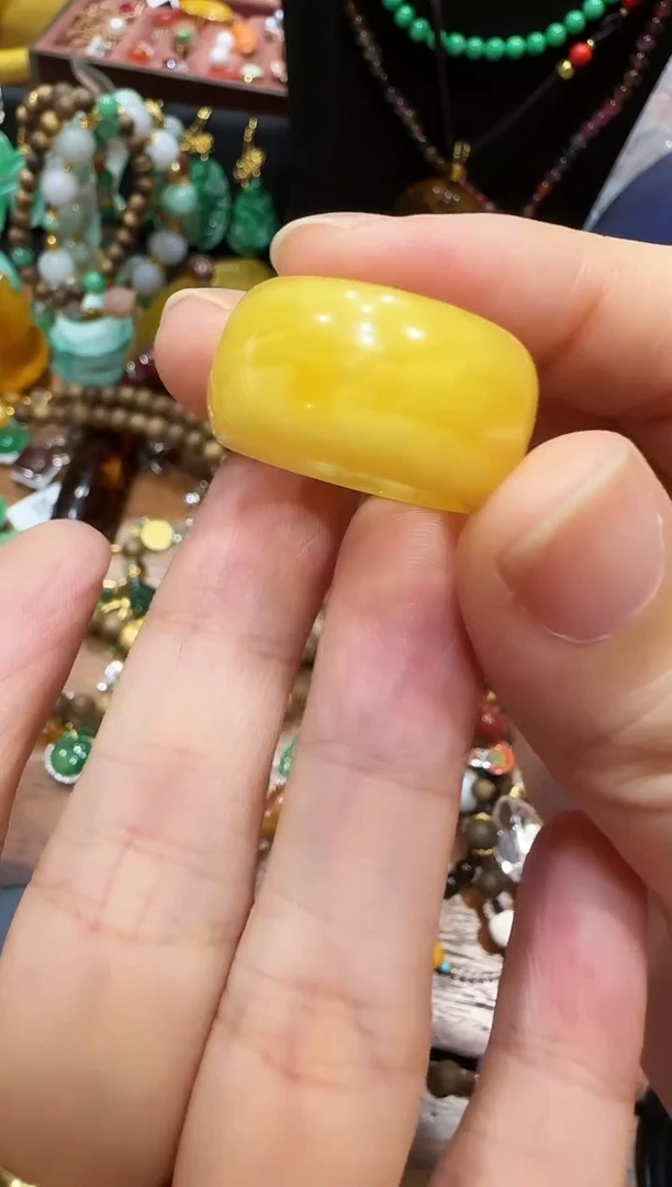 无非金属黄色戒指