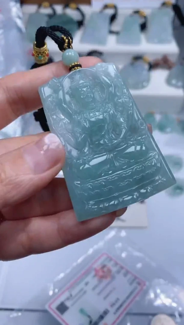 颈饰未镶嵌翡翠吊坠