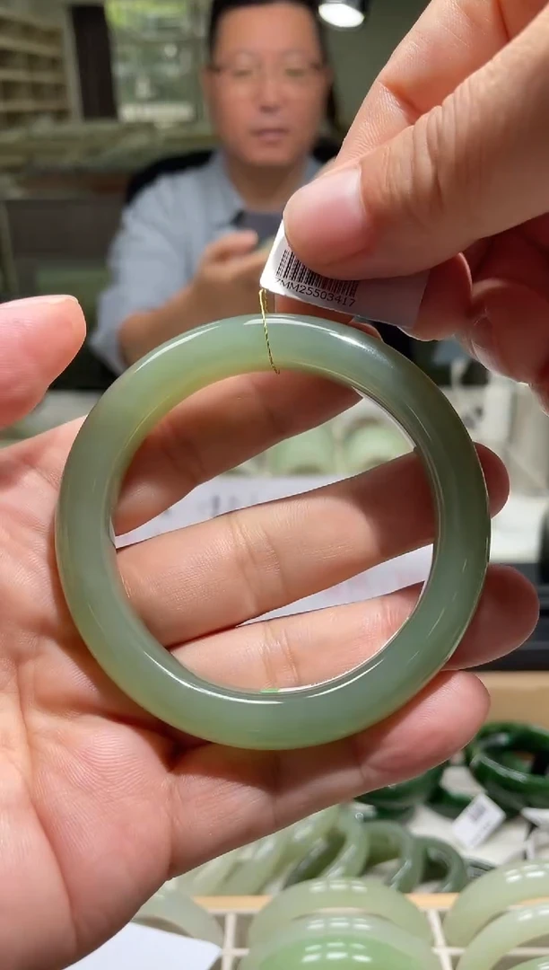未镶嵌手镯和田玉59圈口 3417