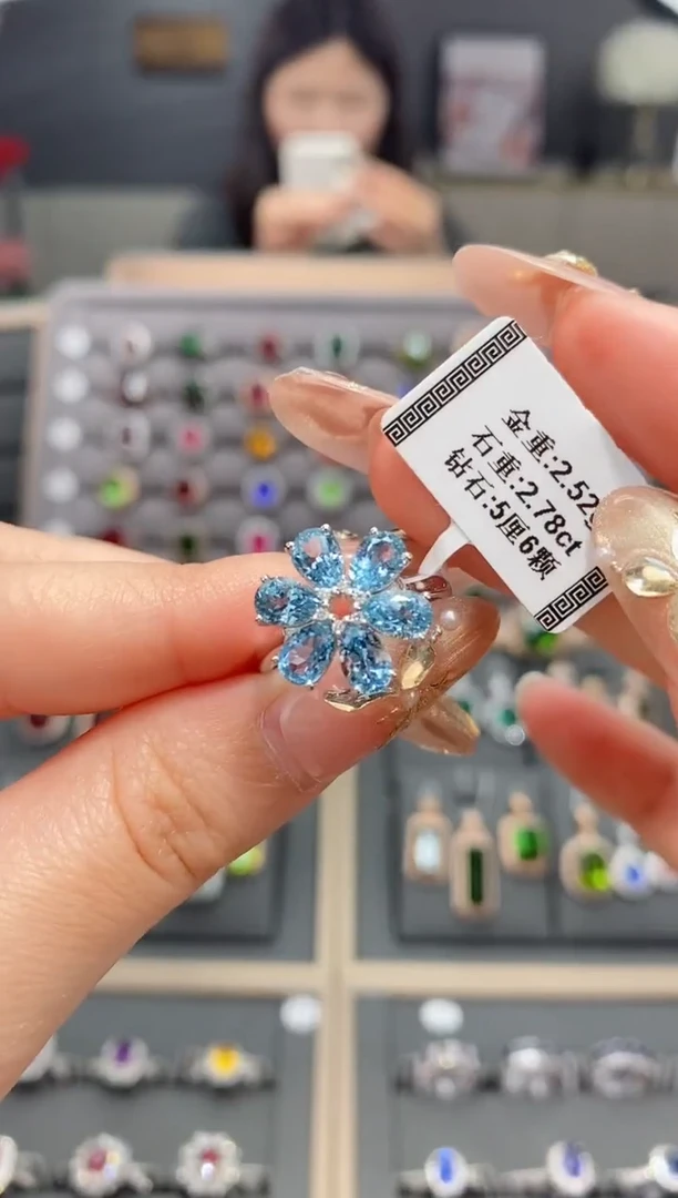 【闪购商品】海蓝宝石戒圈18K金镶嵌2.78配钻