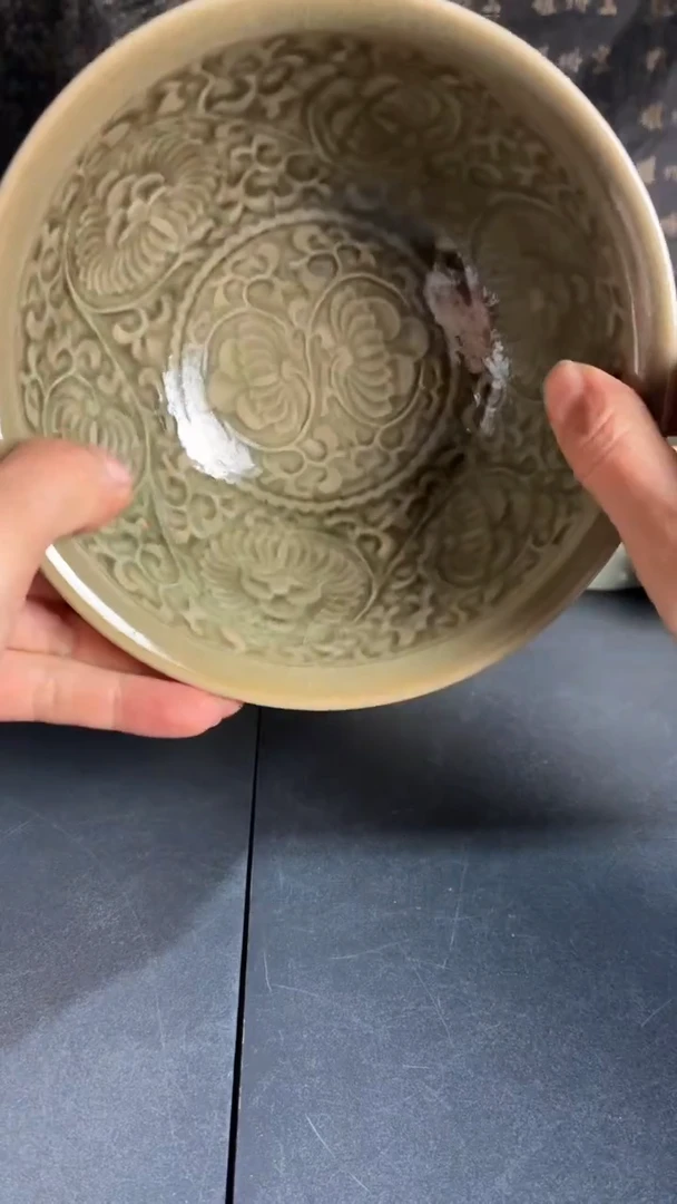 耀州窑仰山微瑕团菊碗黑