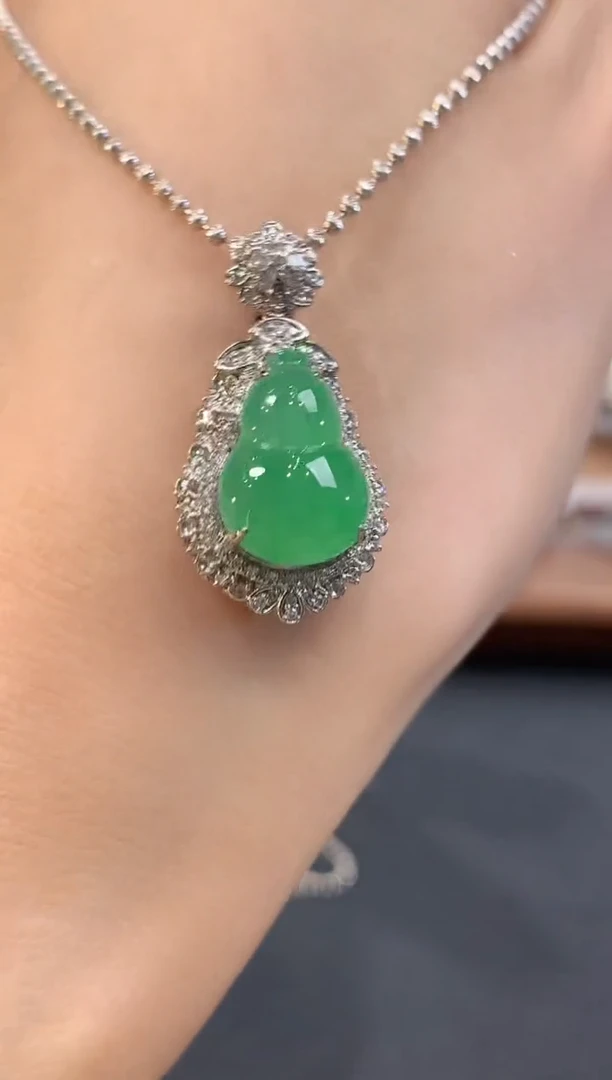 吊坠(不含链)18K金镶嵌翡翠a68