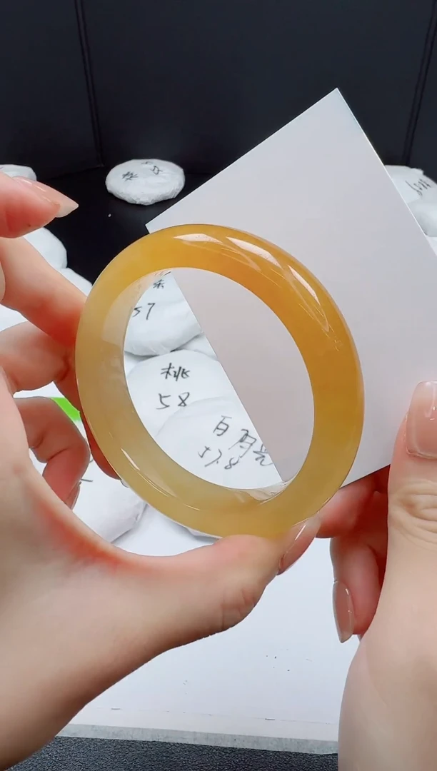 石英质玉手镯未镶嵌093-556