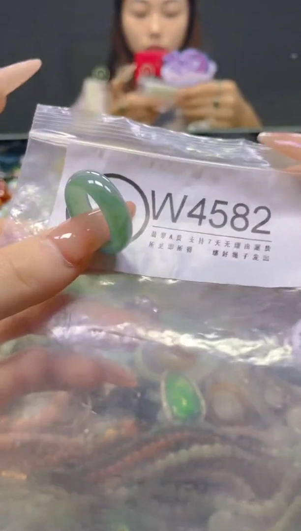 颈饰未镶嵌翡翠19MM/W/翡翠A货，一件也是批发价