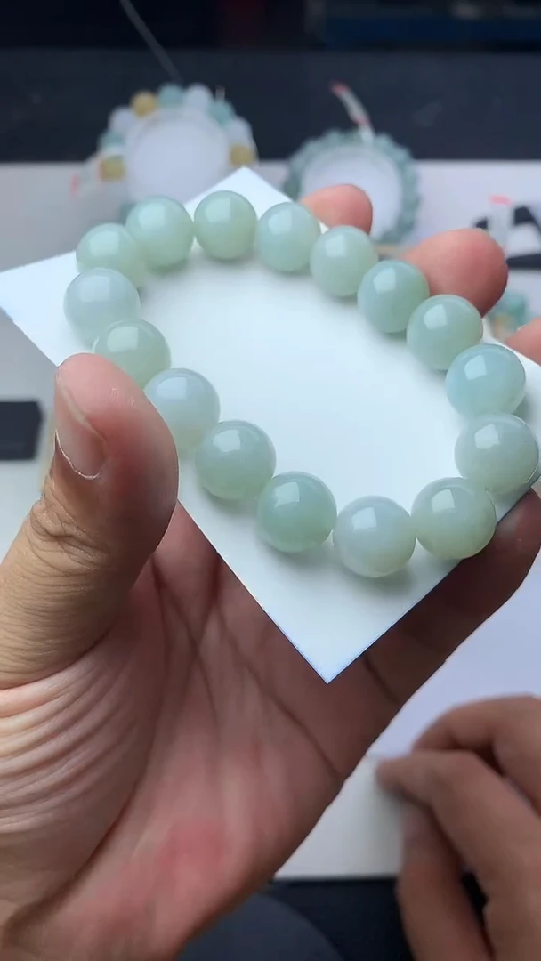 翡翠未镶嵌颈饰珠子