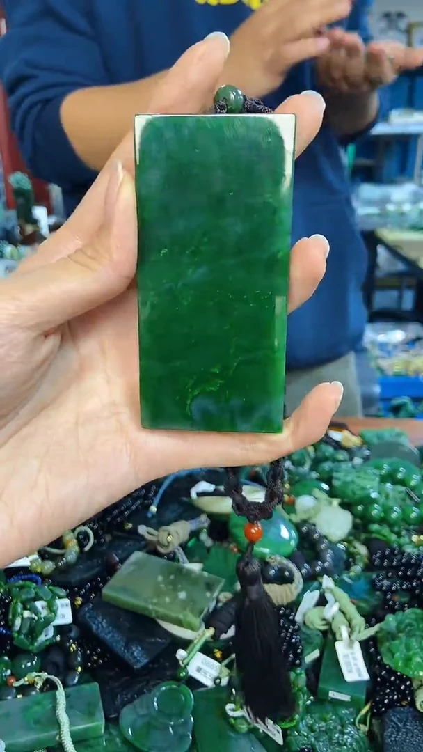 未镶嵌和田玉挂件1