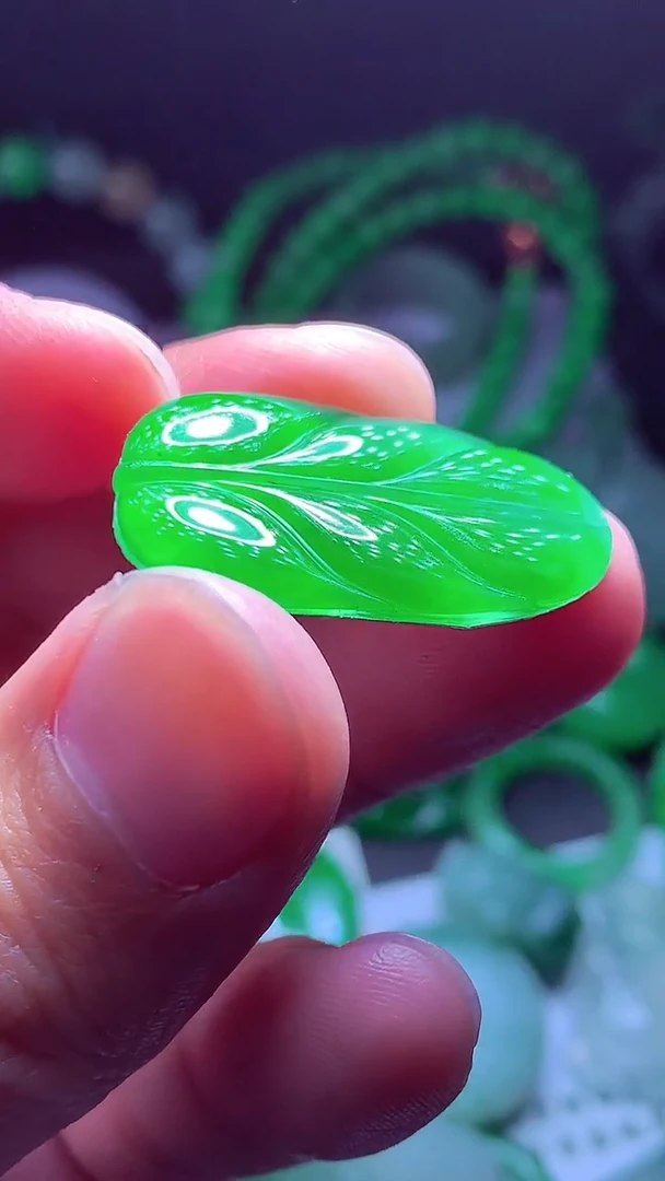 未镶嵌定制翡翠娃**?翡翠毛货定制