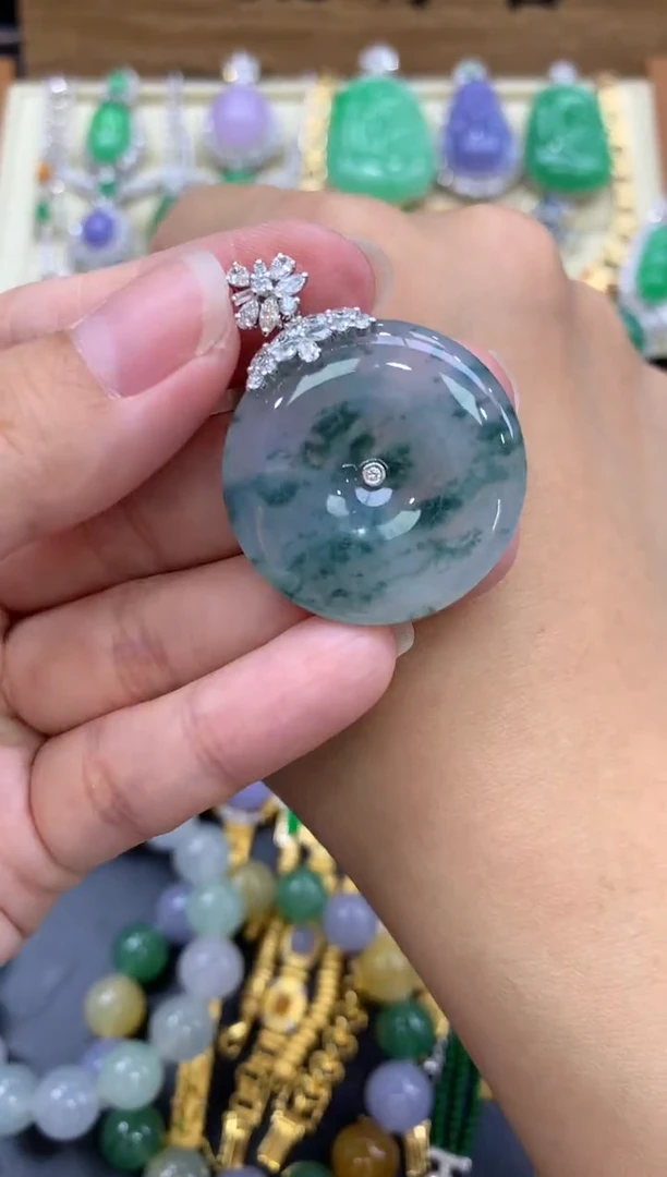 翡翠18K金镶嵌颈饰444-中国好珍宝