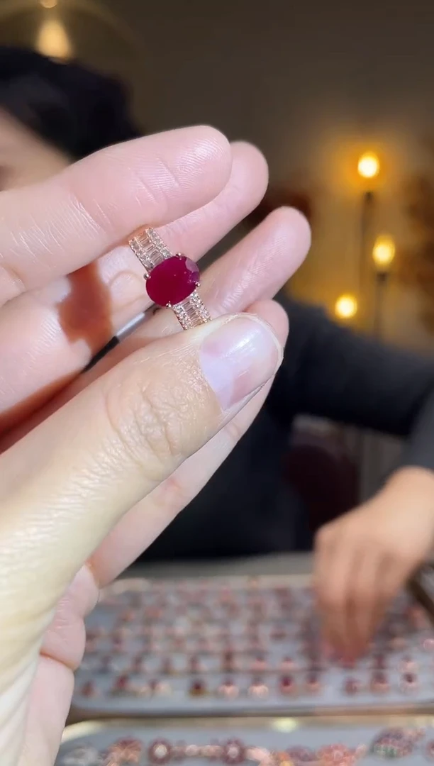 银S925镶嵌手饰红宝石手饰