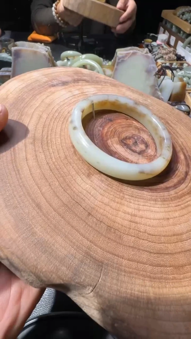 未镶嵌手镯和田玉手镯59