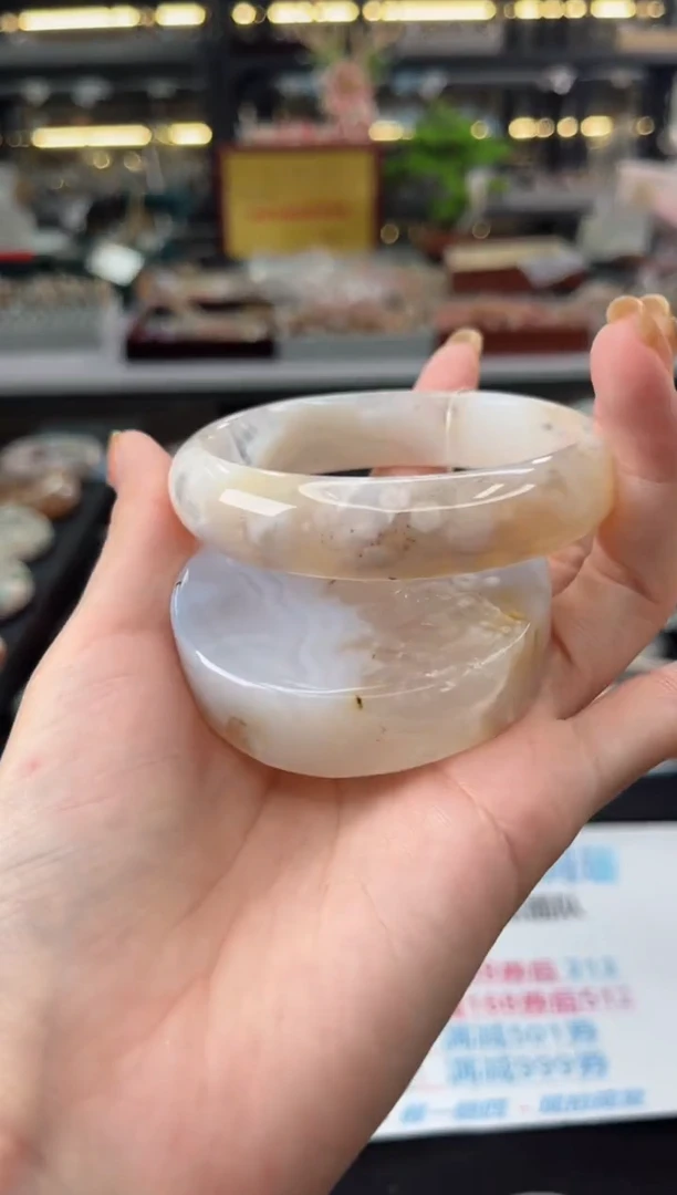 【闪购商品】石英质玉手镯未镶嵌62圈口（不退不换）1931049