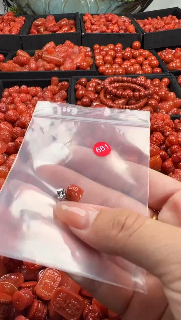 颈饰未镶嵌南红玛瑙1