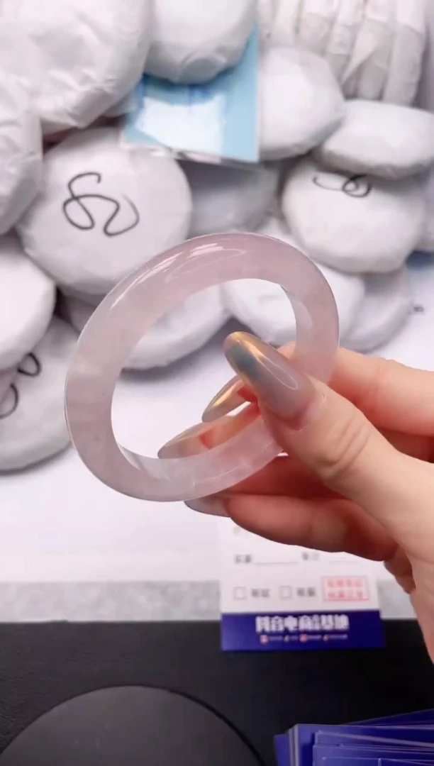 【闪购商品】石英质玉手镯未镶嵌7K111-55