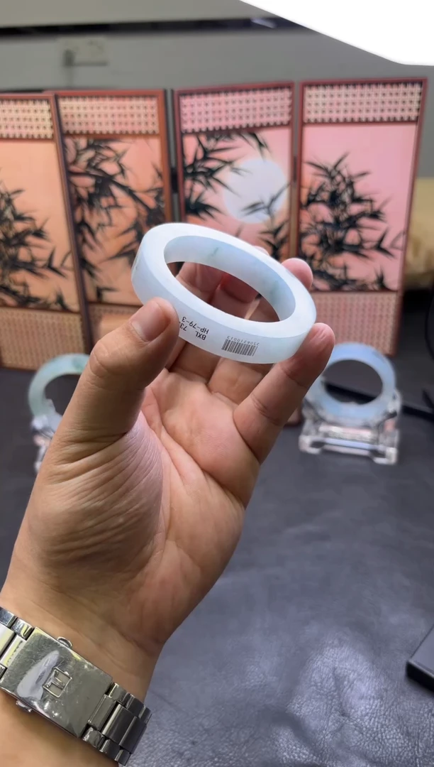 未镶嵌手镯定制翡翠小*母手镯定制