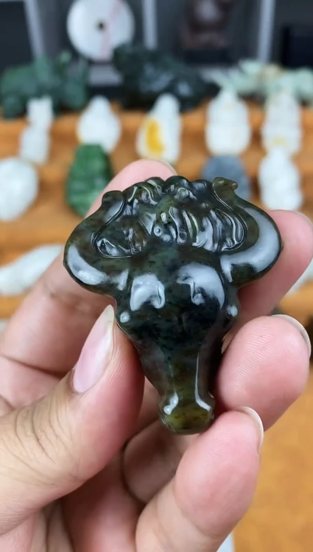 颈饰未镶嵌和田玉1