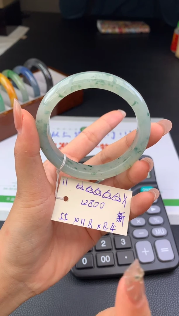 未镶嵌手镯翡翠假一赔三   手镯