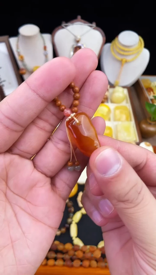 琥珀未镶嵌珠宝奇石柒月
