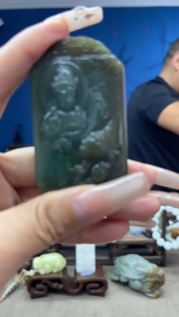 和田玉未镶嵌颈饰1