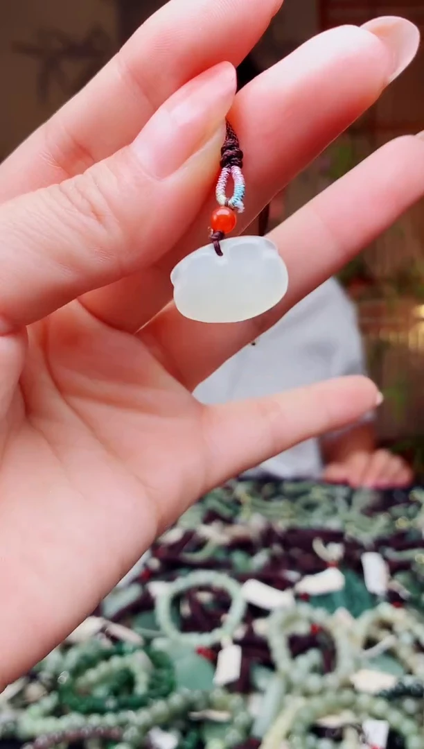 颈饰未镶嵌和田玉多样性发货，拍一发一