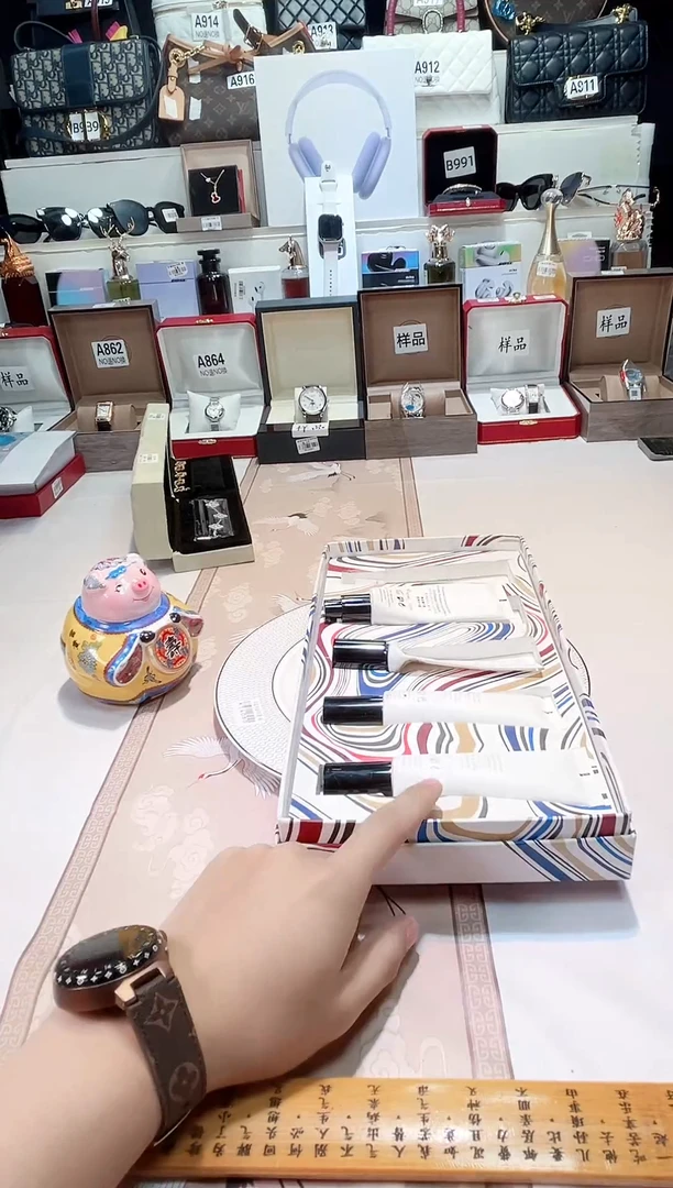 瓷片瓷器 库房到期 全部地板价@@1