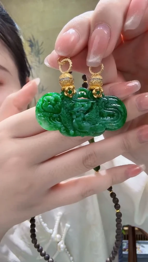翡翠未镶嵌颈饰吊坠