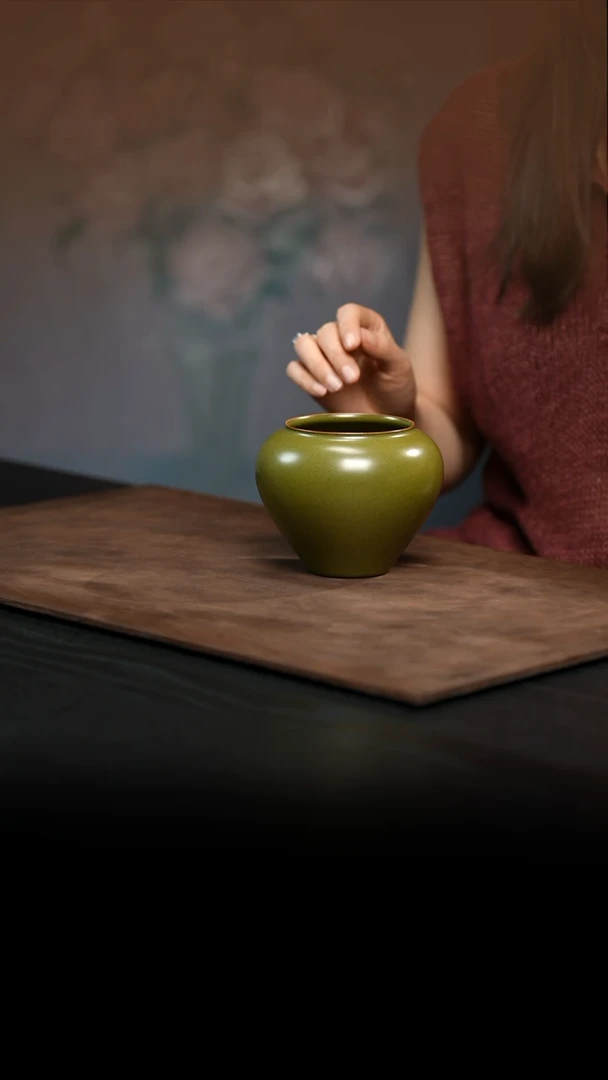 水盂            茶叶末釉尖底水盂