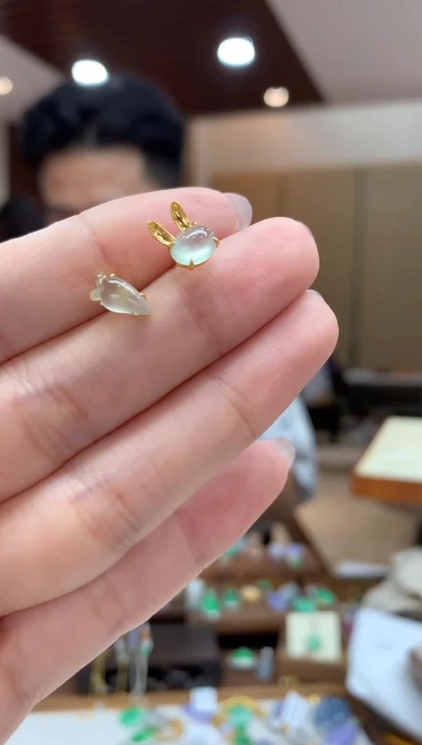 翡翠18K金镶嵌耳饰耳